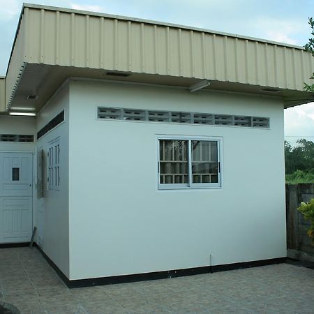 Landsboerderij Chalet Anna'S Pavalesto מראה חיצוני תמונה